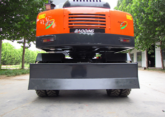 宝鼎抓木机车身宽大 宝鼎抓木机车身宽大