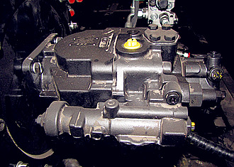 采用了变量式柱塞泵技术提供强大的流量 采用了变量式柱塞泵技术提供强大的流量