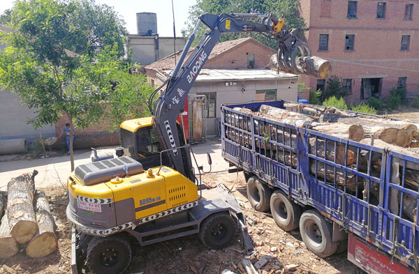 宝鼎轮式抓木机95车型.jpg 宝鼎轮式抓木机95车型.jpg