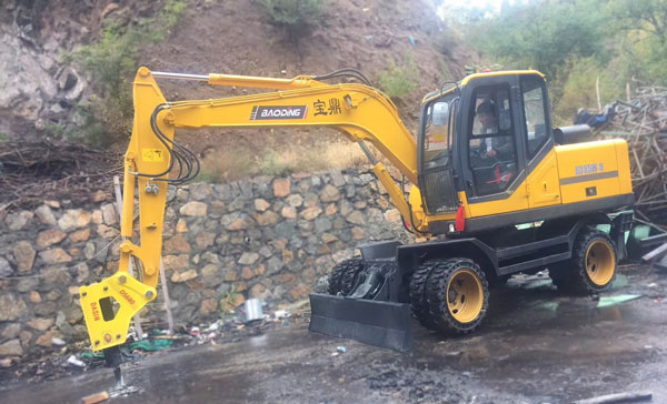 95轮式挖掘机.jpg 95轮式挖掘机.jpg