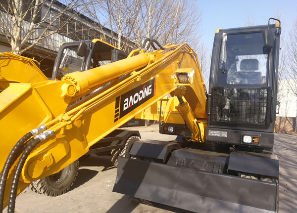 宝鼎轮式挖掘机厂家.jpg 宝鼎轮式挖掘机厂家.jpg