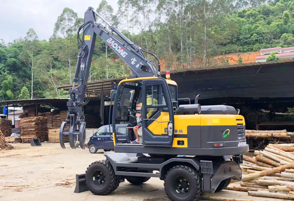 宝鼎轮式抓木机.jpg 宝鼎轮式抓木机.jpg