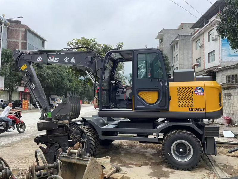 宝鼎120WE轮式抓木机.png 宝鼎120WE轮式抓木机.png